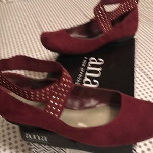 Ladies NIB A.N.A  wine flats size 7m.